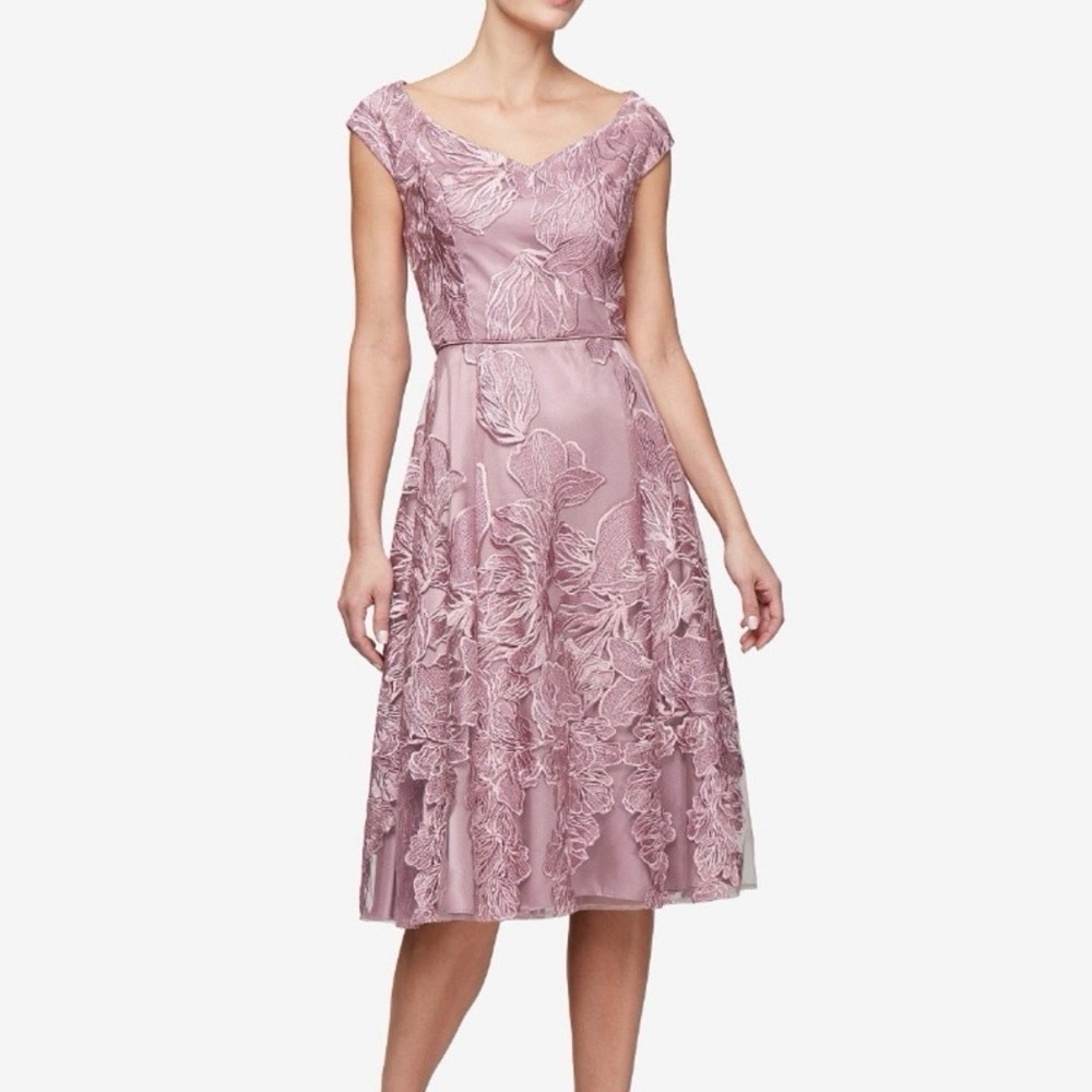 Alex Evenings Pink Embroidered Cap Sleeve Flare Party Dress Size 4 Wedding Guest